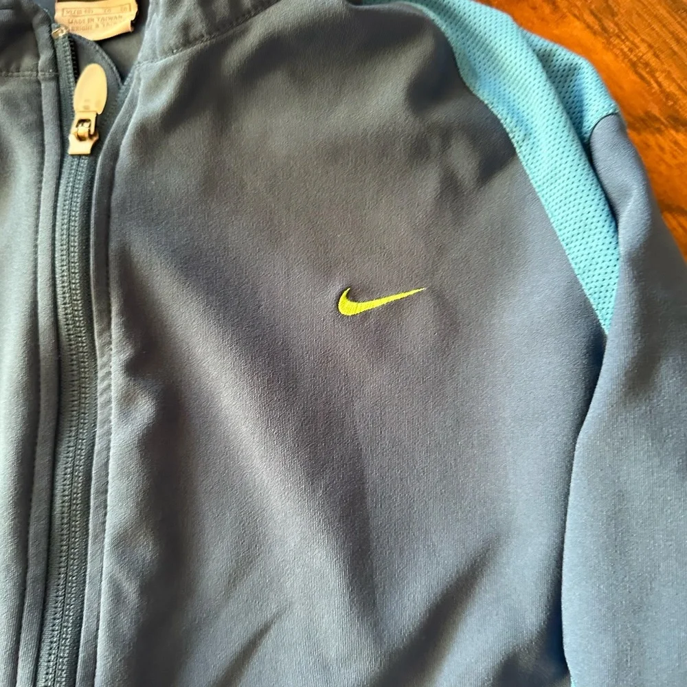Nike Dri-Fit zip up jacket with pockets, 16-18